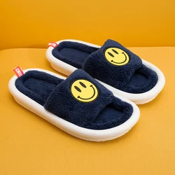 Хлопковые пушистые меховые декорированные тапочки с открытым носком со смайликом, Короткие Плюшевые флисовые зимние домашние тапочки на плоской подошве для пар, женские Тапочки