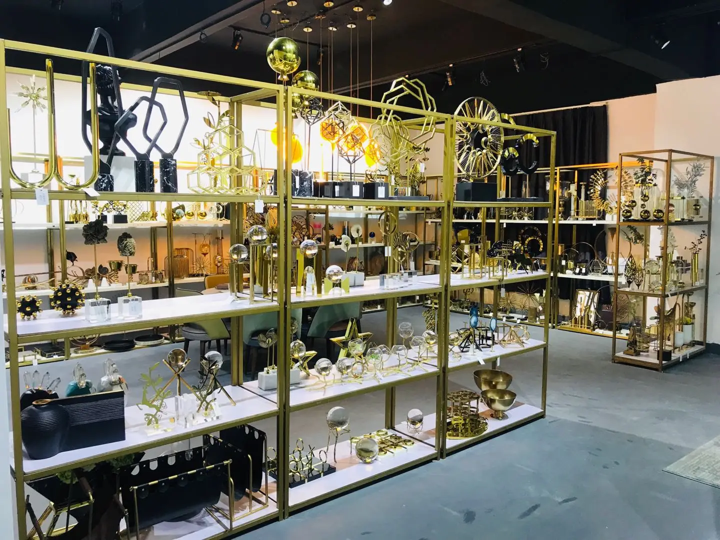 Modern abstract nordic golden iron metal home sculpture interior decoration items