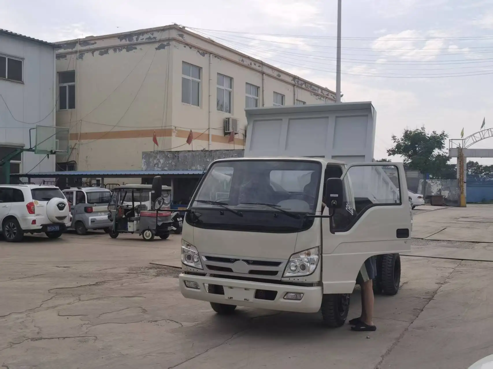 Transport Vehicle with Core Components Gearbox Bearing Motor for Engineering Machinery Mining Construction