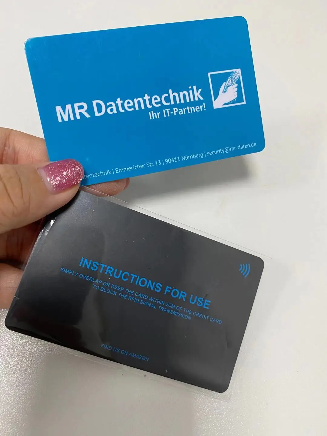 Чехол с блокировкой радиочастотной идентификации для блокировщика RFID-сканирования и проделывания кредитной карты
