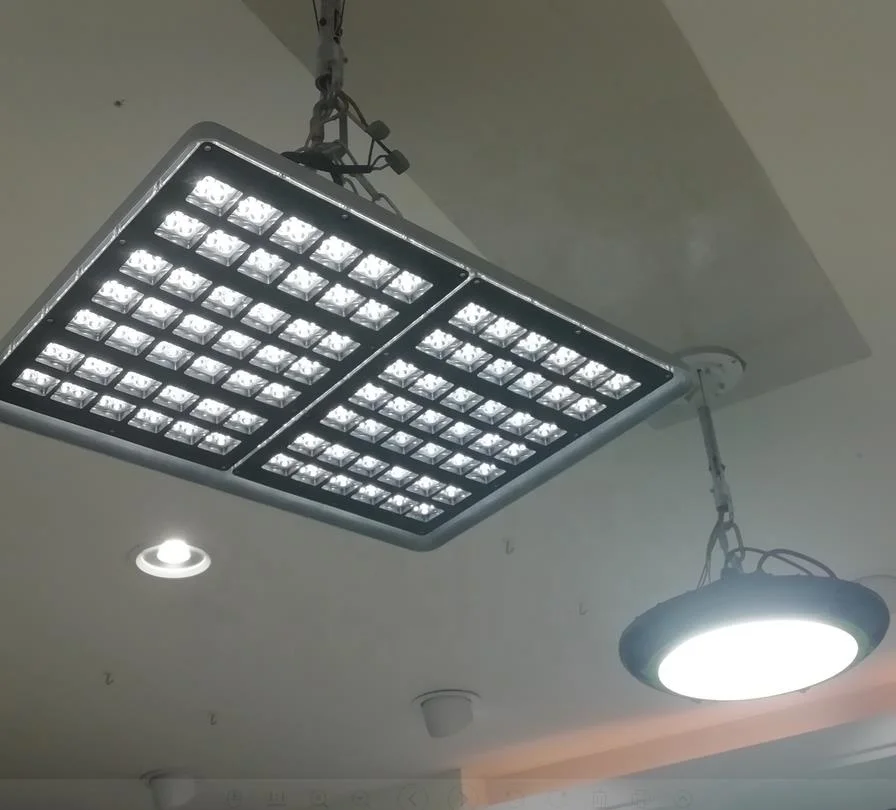 UGR<21 Industrial highbay led light 120w 200w led lamp IP65 waterproof anti glare flat padel highbay lighting