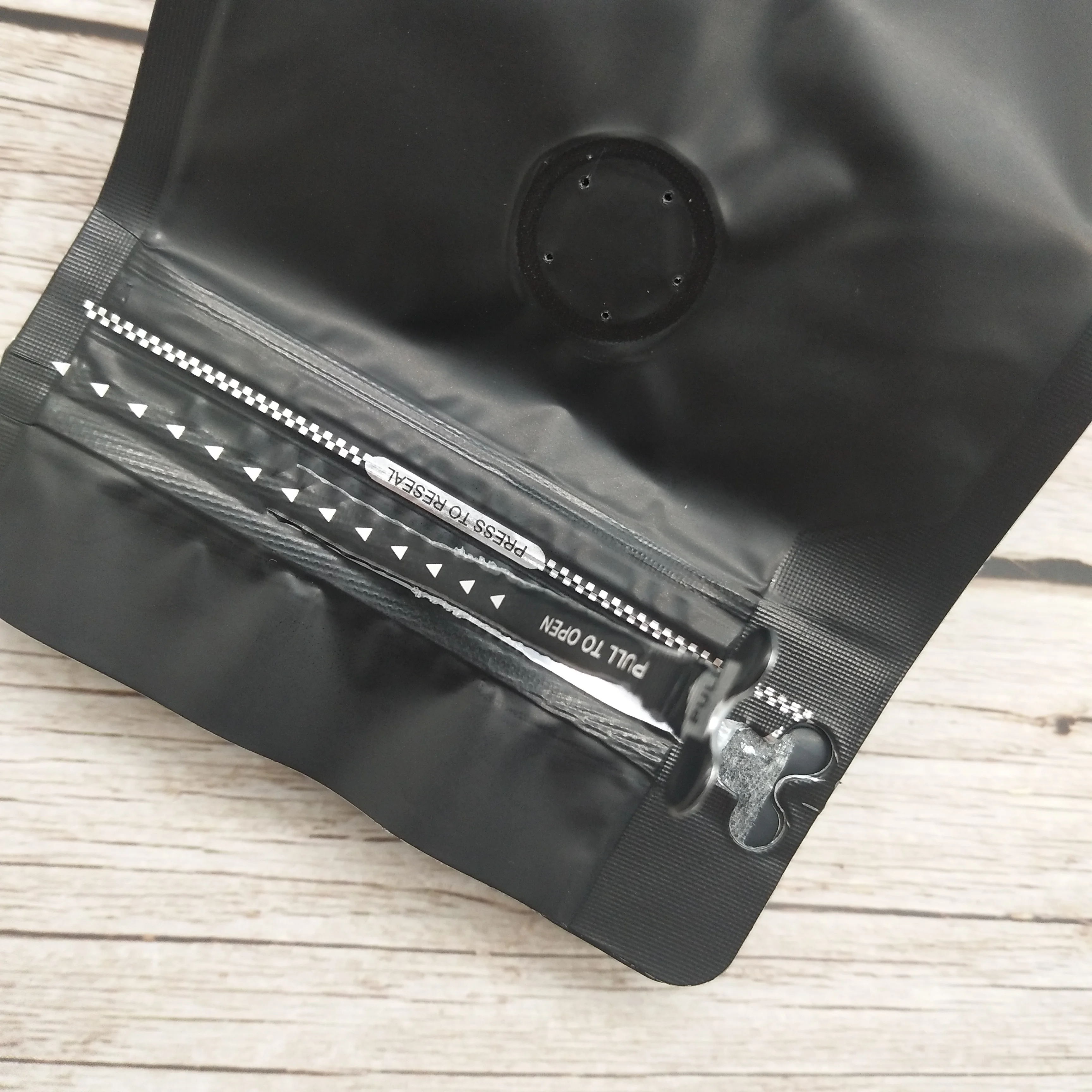 
1kg Aluminum Foil Coffee Bag With One way Degassiving Valve 