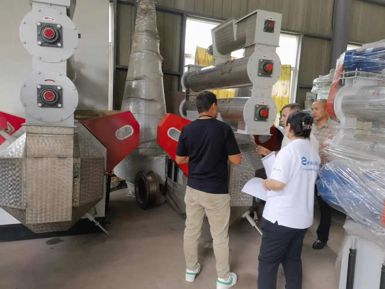 Automatic 10 ton complete animal feed pellet line cattle feed pellet processing production plant with computer batching system