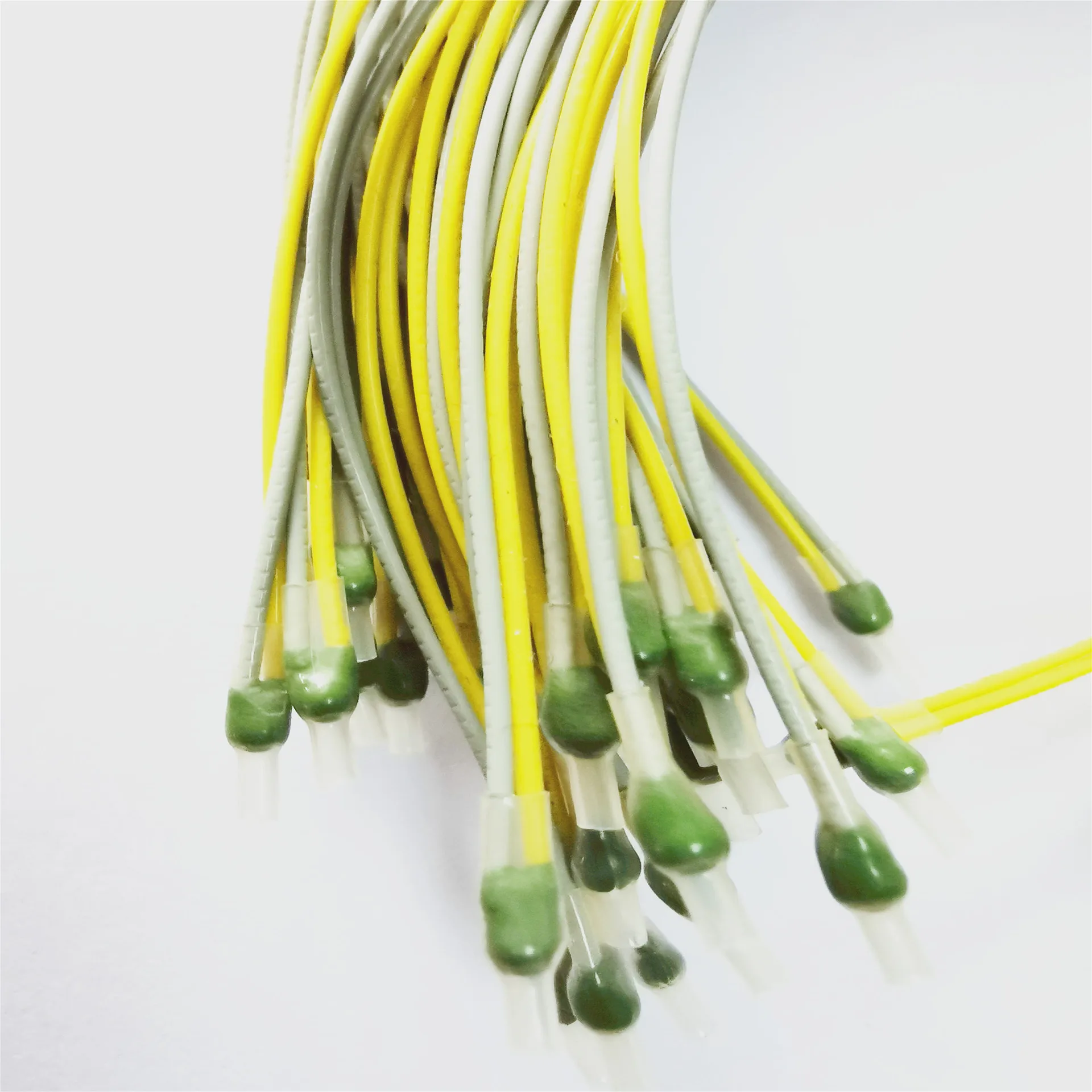 Терморезистор с трехъядерным датчиком температуры