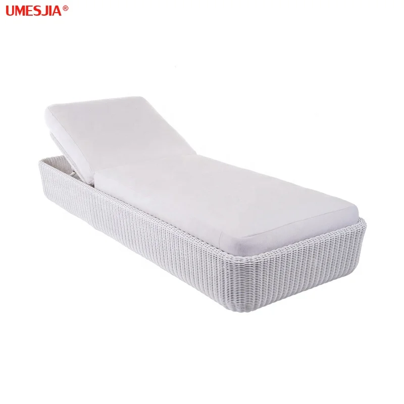 Outdoor Furniture Bed Beach Sunlounger Waterproof  White Customized Sun Rattan Style Modern Sofa bed function bed