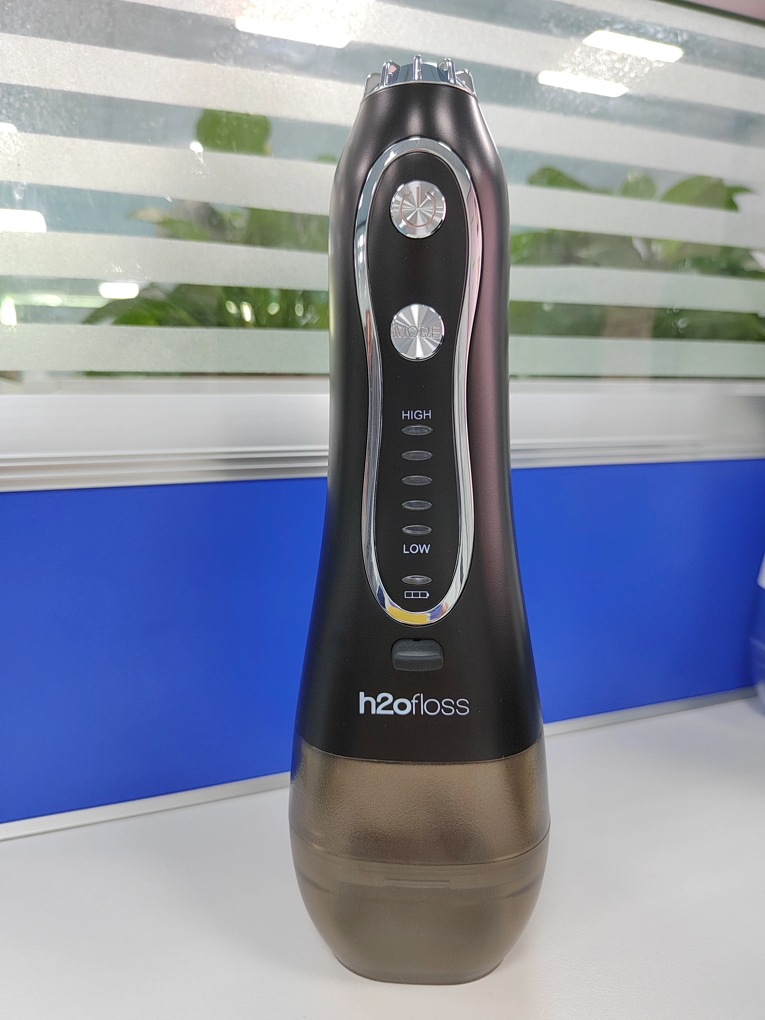 Rechargeable and portable water flosser with 5 tips and nozzle case for personal teeth cleaning diy