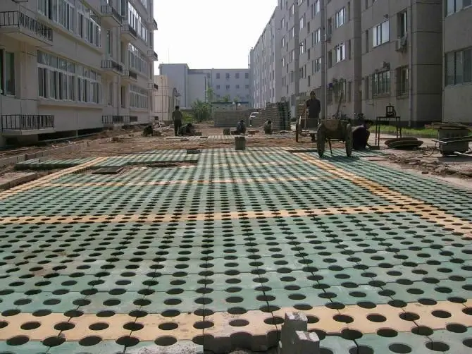 Four corner grass planting X-type lawn brick parking lot mold lawn municipal plastic mold