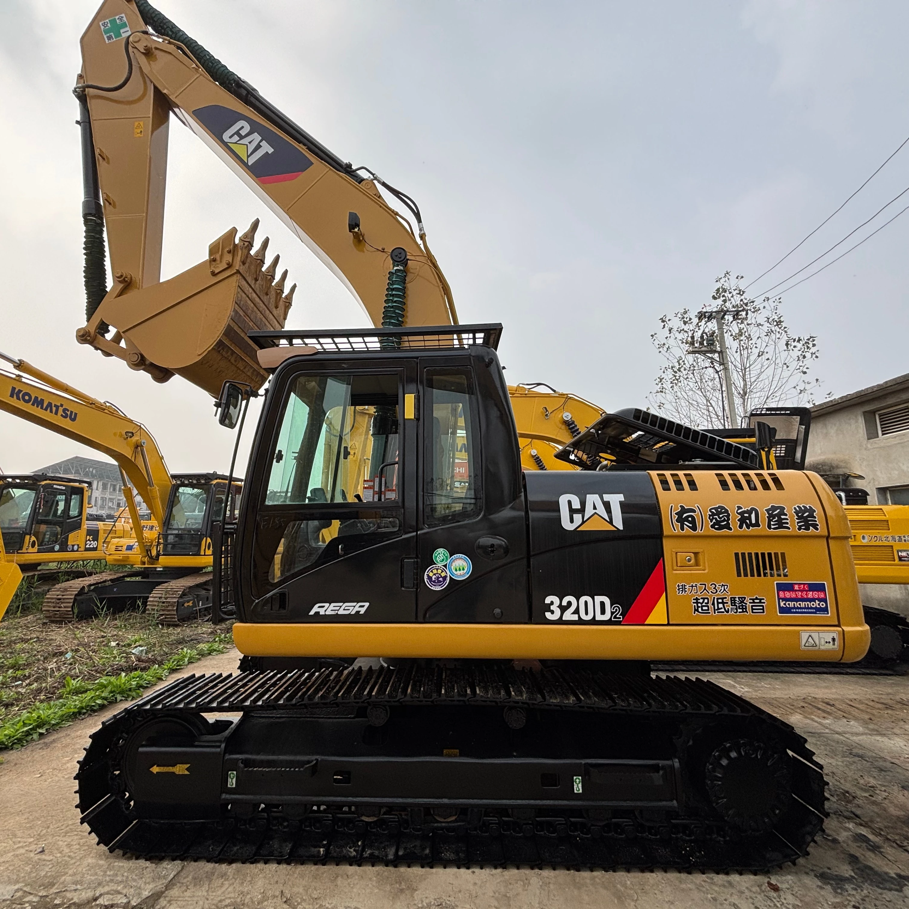 CAT 320D подержанный экскаватор с высоким качеством состояния