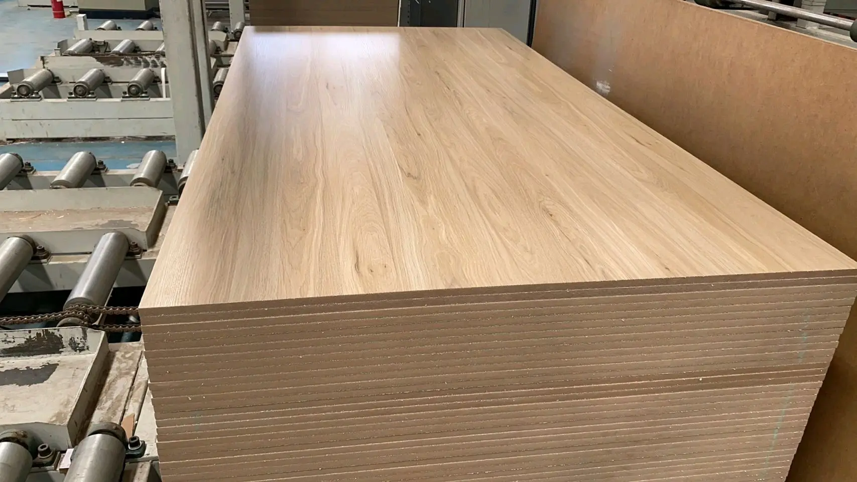 Plain wood manufacturer cheap board for decoration MLH plywood laminated sheet plywood melamine