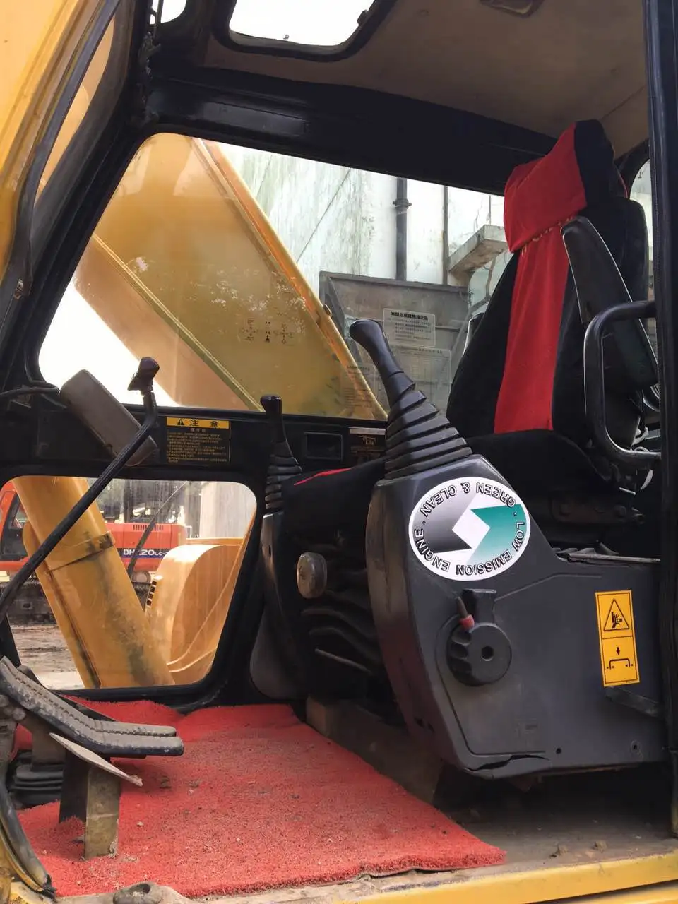 Most popular Modern Excavators Used Hyundai 210-5D excavators at cheap prices for sale