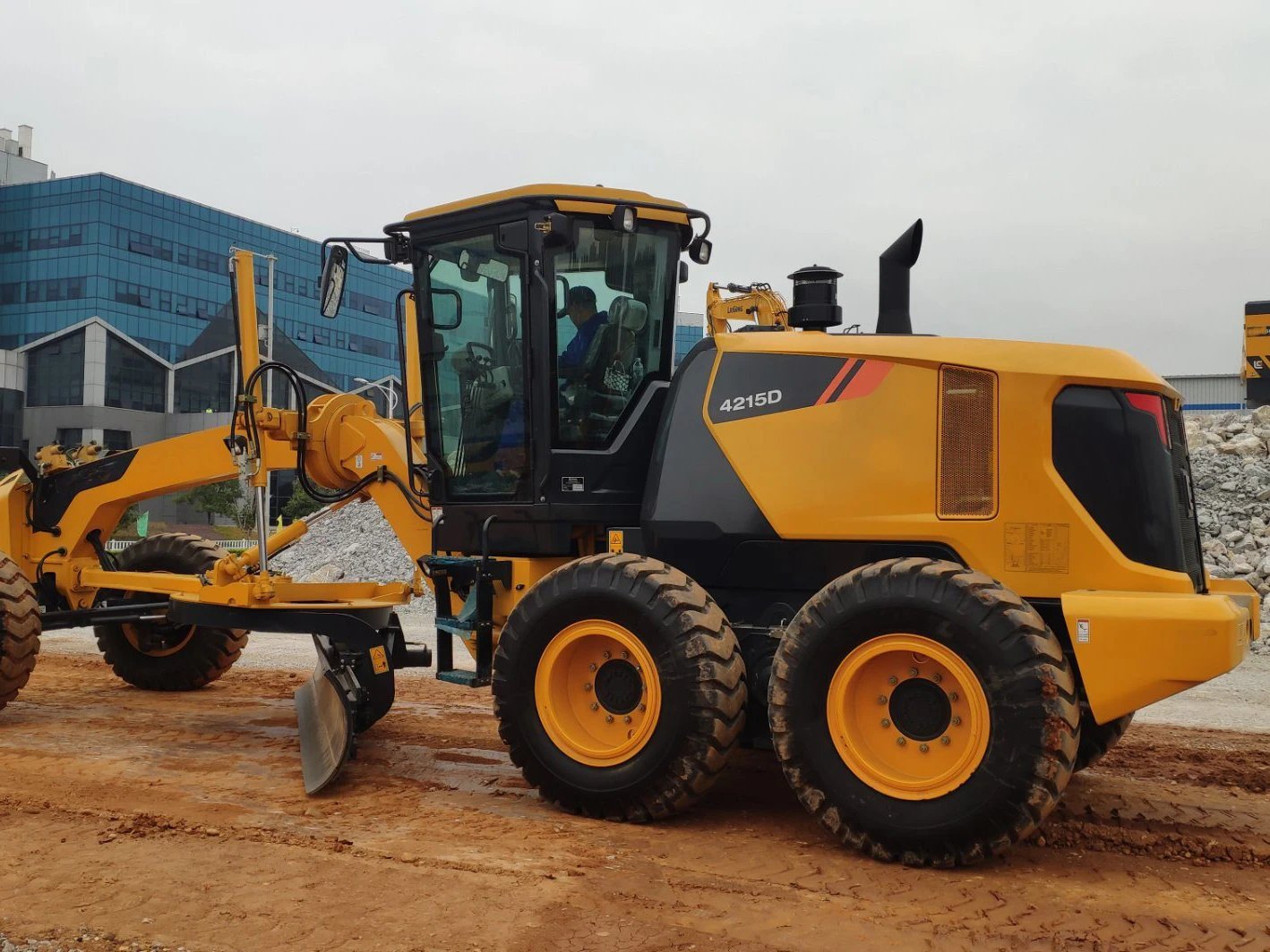 New Product 217HP Motor Grader Clg4215D with Front Dozer Rear Ripper