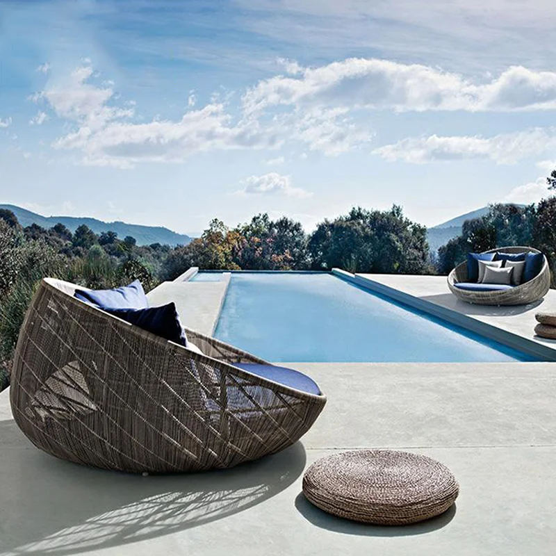 Modern Rattan Day Bed Sun Round Outdoor Lounge with Canopy Lounger Chaise