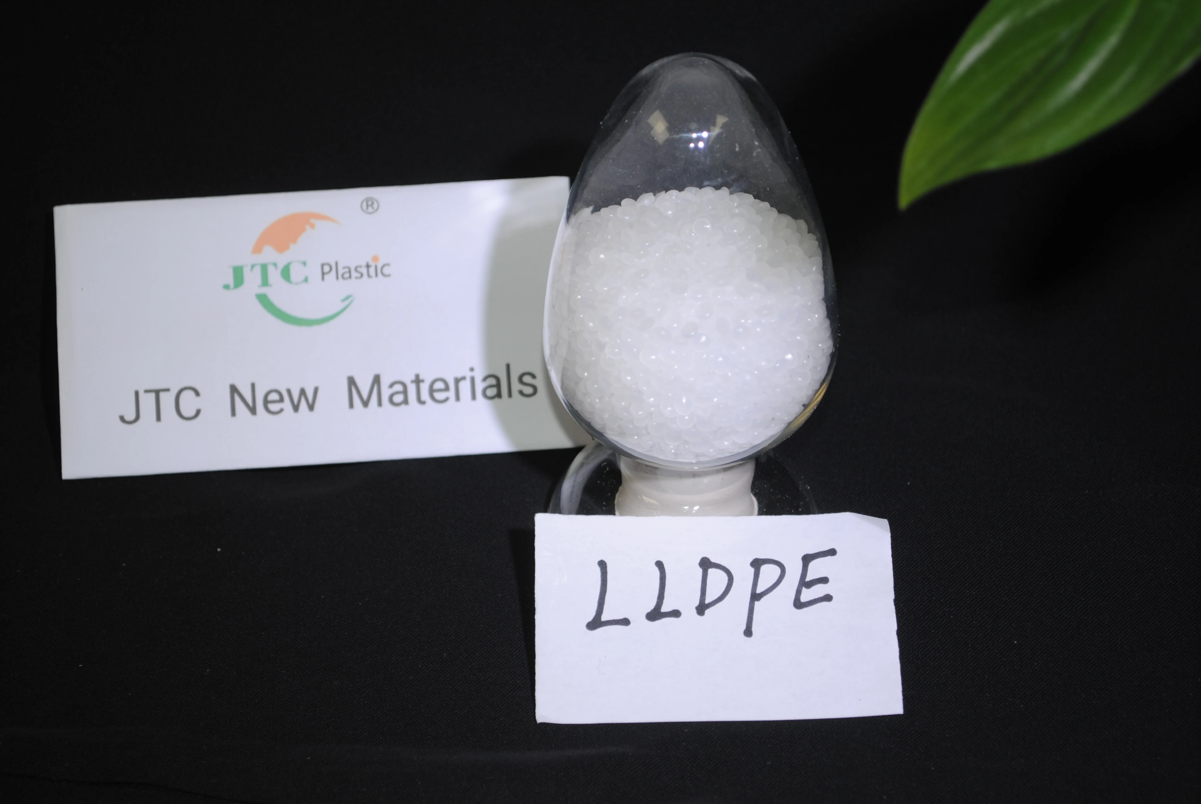 Plastic granules LLDPE M200024 Polyethylene use for LIDS, housewares, injection molding, copolymers
