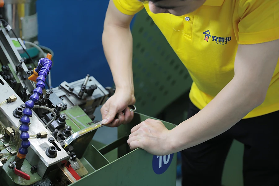 Satin brushed bolt Stainless steel flat head machine thread black CD pattern screw