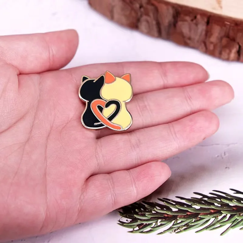 Wholesale Kids Friends Gifts Metal Pins Brass Zinc Alloy Brooch Enamel Pin Soft Lapel Badge Custom 3d Hard Enamel Pin