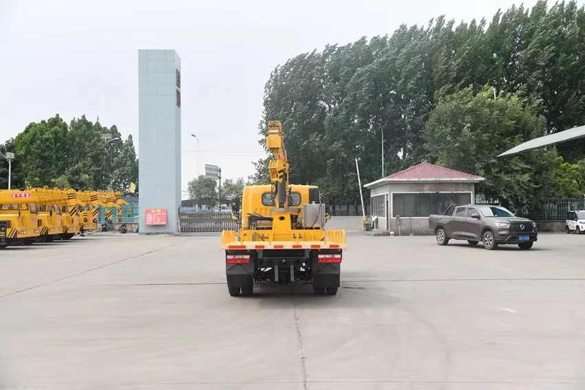 Chinese Brand Straight Arm Heavy Duty New Truck Crane Machine Price 4 Ton Hydraulic Telescopic Boom Truck Mounted Mobile Crane