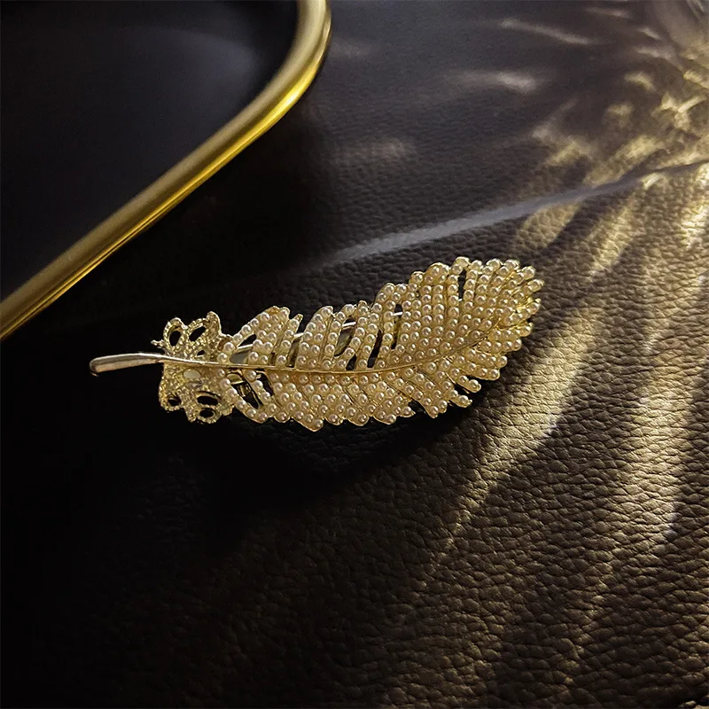 Simple Fashion Metal Hair Clips Women Antique Pear Feather Hairpin for Girl (H013C)