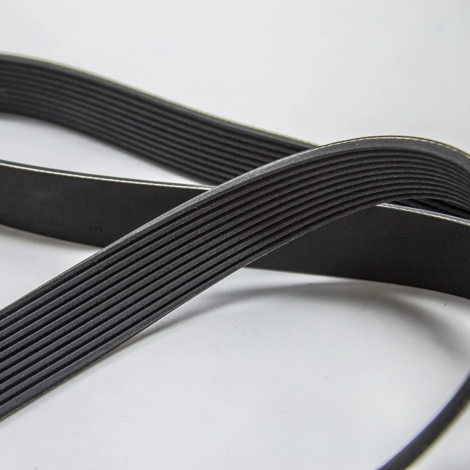 6pk1680 Heat Resistant Good Multi-wedge Poly Auto Rubber V-ribbed Pk Belt Transmission Flat Drive Belts