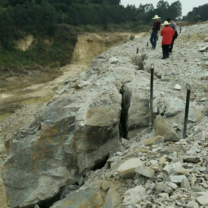 Carbon dioxide mining fracturing equipment,  stone mountain  exploiting equipment