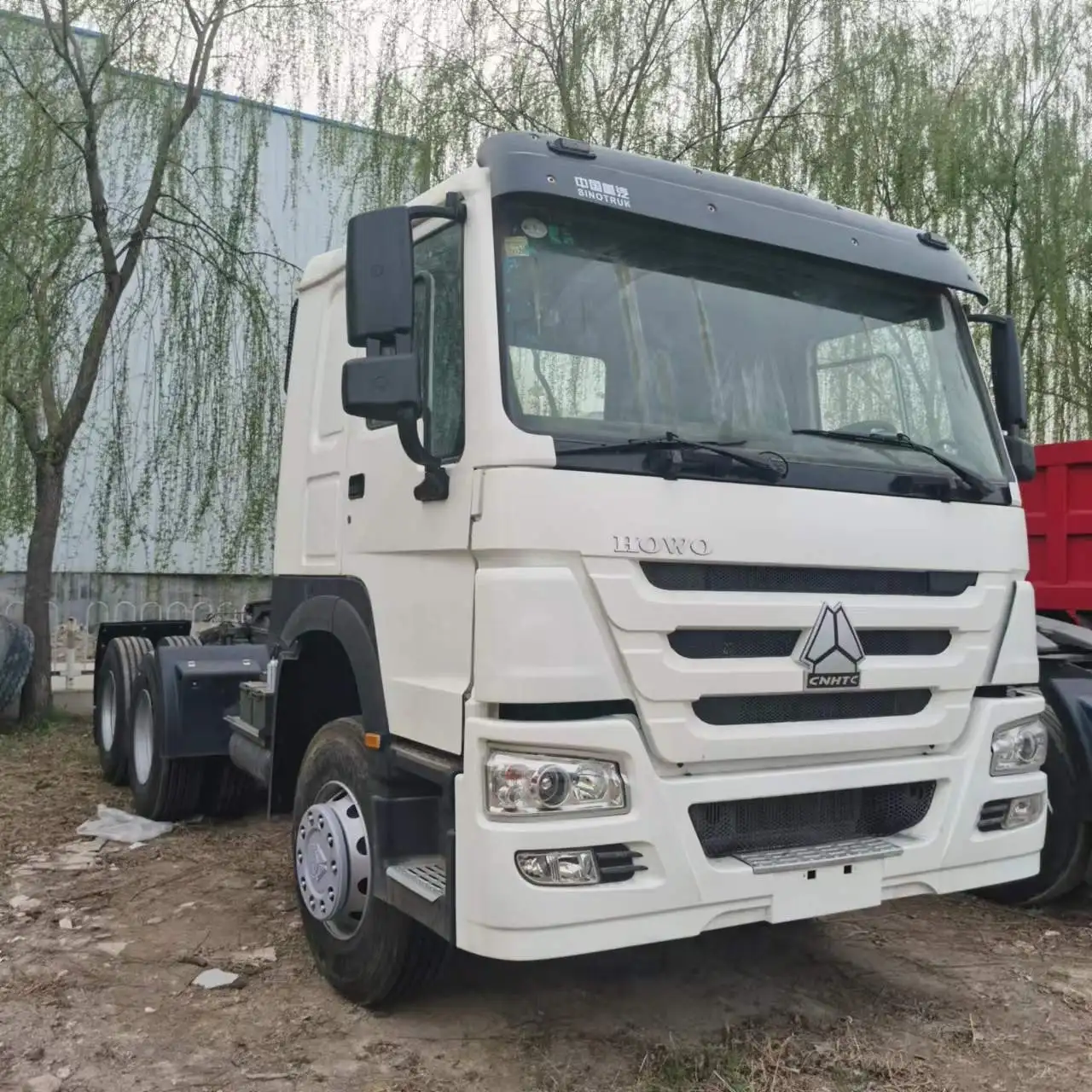 Дизельный тягач Howo 6x4 375/400/420 Cummins /weichai с механической коробкой передач