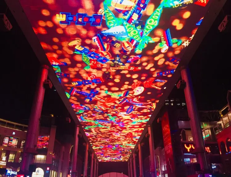 The latest Theme application  naked eye 3D Holographic interactive immersive sky screen