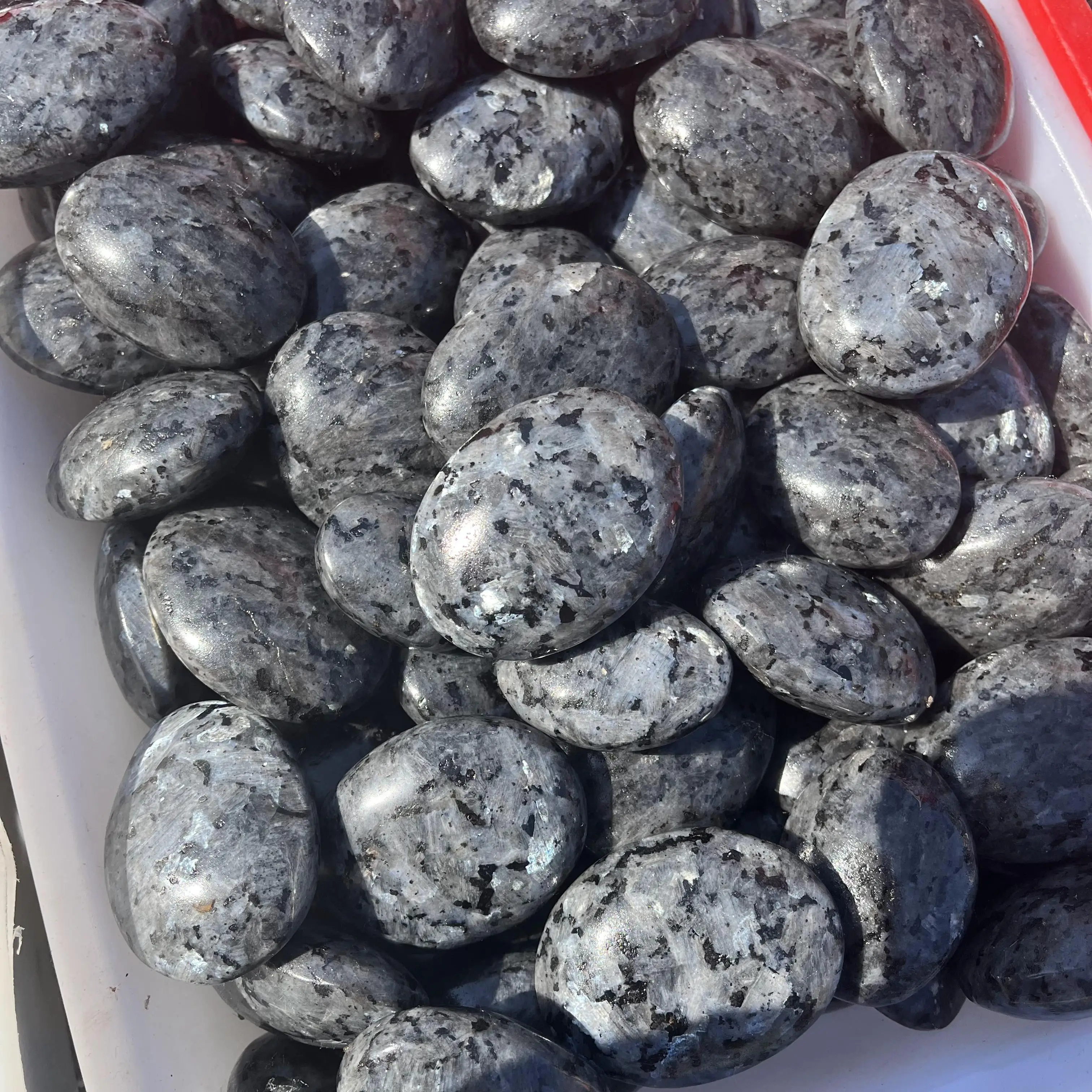 Wholesale natural crystal reiki palm stone larvikite quartz crystals healing palm stones crafts