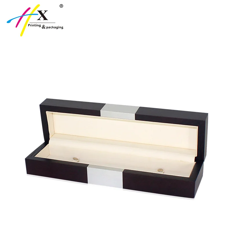 Деревянная коробка длинной формы для упаковки мужских часов