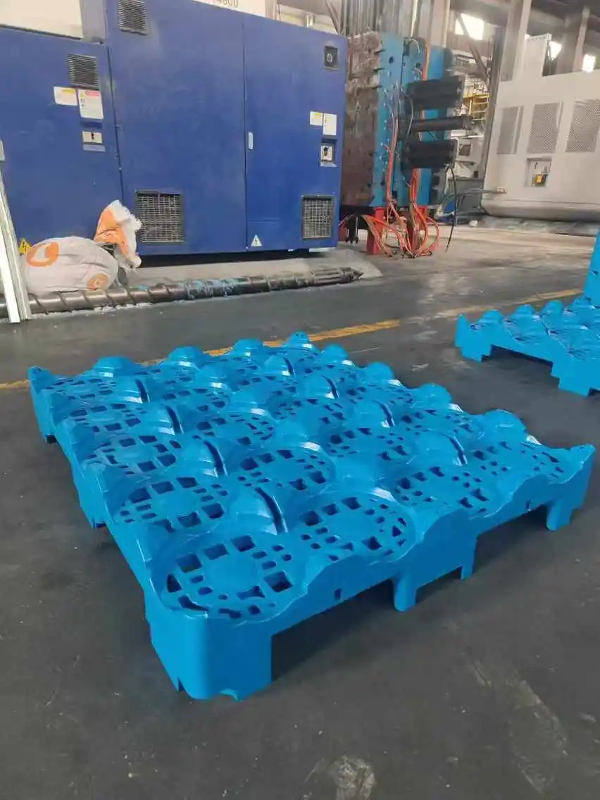 20 Bottles 5 Gallon Water Bottles HDPE Plastic Pallets