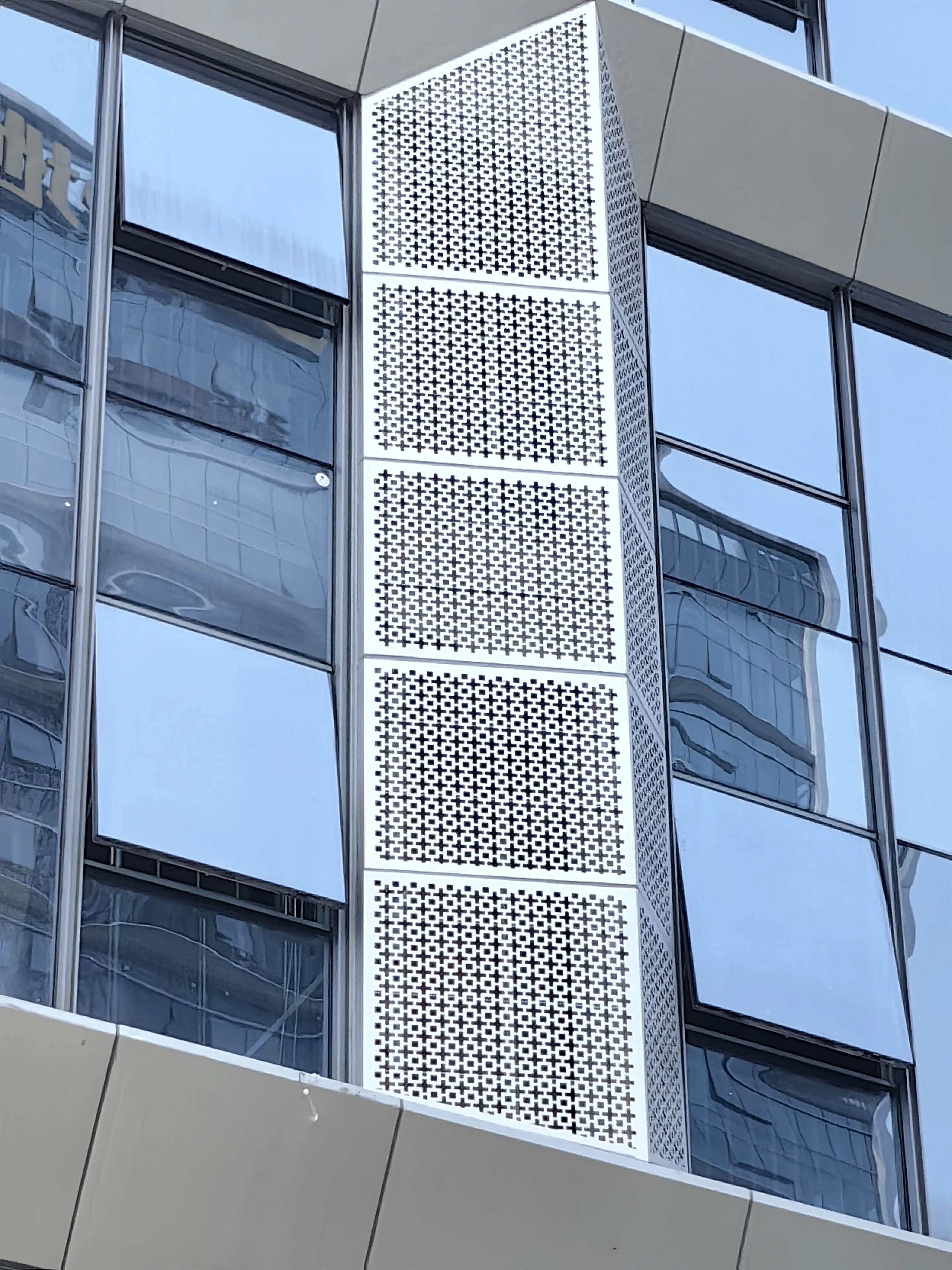 Decorative Exterior Alucobond Aluminum Perforated Wall Cladding Panel 4mm Pvdf ACM Facade Outdoor Wall Aluminum Composite Panel