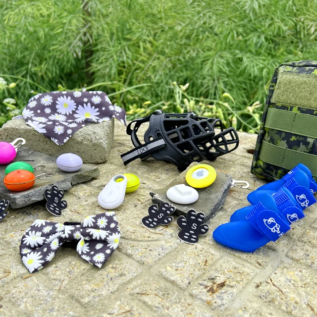 Pet Bandana Bow Tie Shoes Muzzle Paw Sticker Wooden Ramp Airtag Silicone Holder LED Collar Light Tracker GPS Locator For Dog Cat