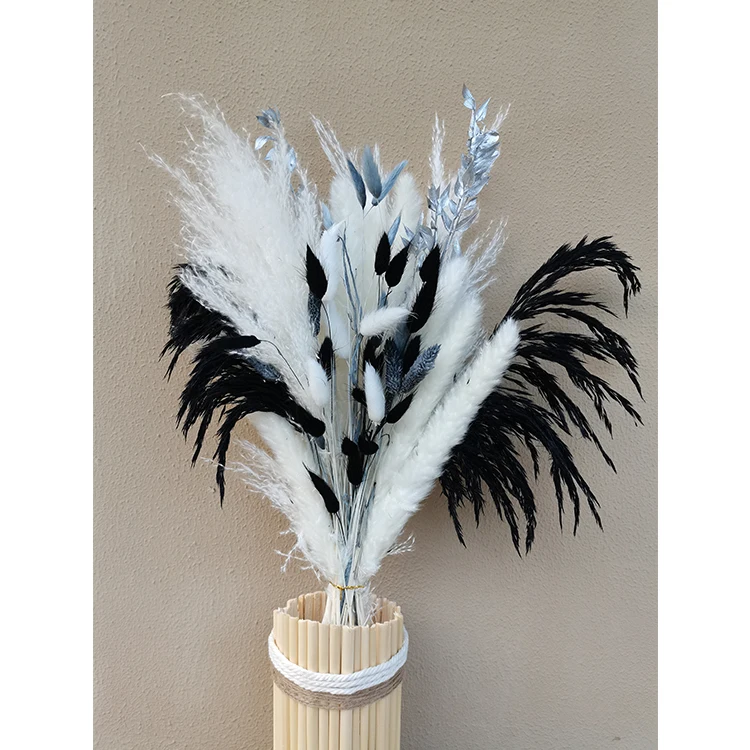Hot selling Customized Natural and preserved boho new dried flowers pampas grass bouquet for bridal party