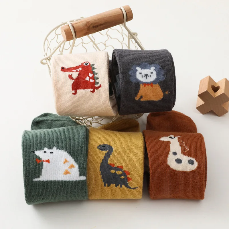 YUELI wholesales custom cartoon knee high anti-slip flooring baby socks