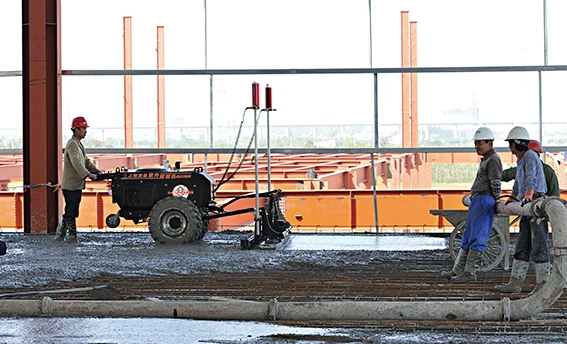 Mini High Quality Easy Operation Gasoline Engine 4 Wheel High Precision Automatic Concrete Laser Leveling Screed