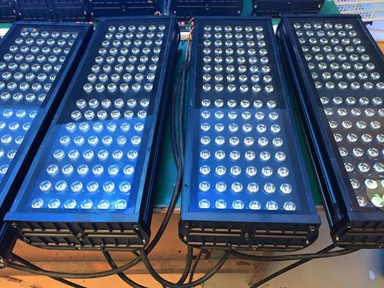 Наружная высокомощная линейная печатная плата rgb 200 Вт умная фокусировка ручка для спортивного стадиона ip65 48 В высокая мачта светодиодные прожекторы