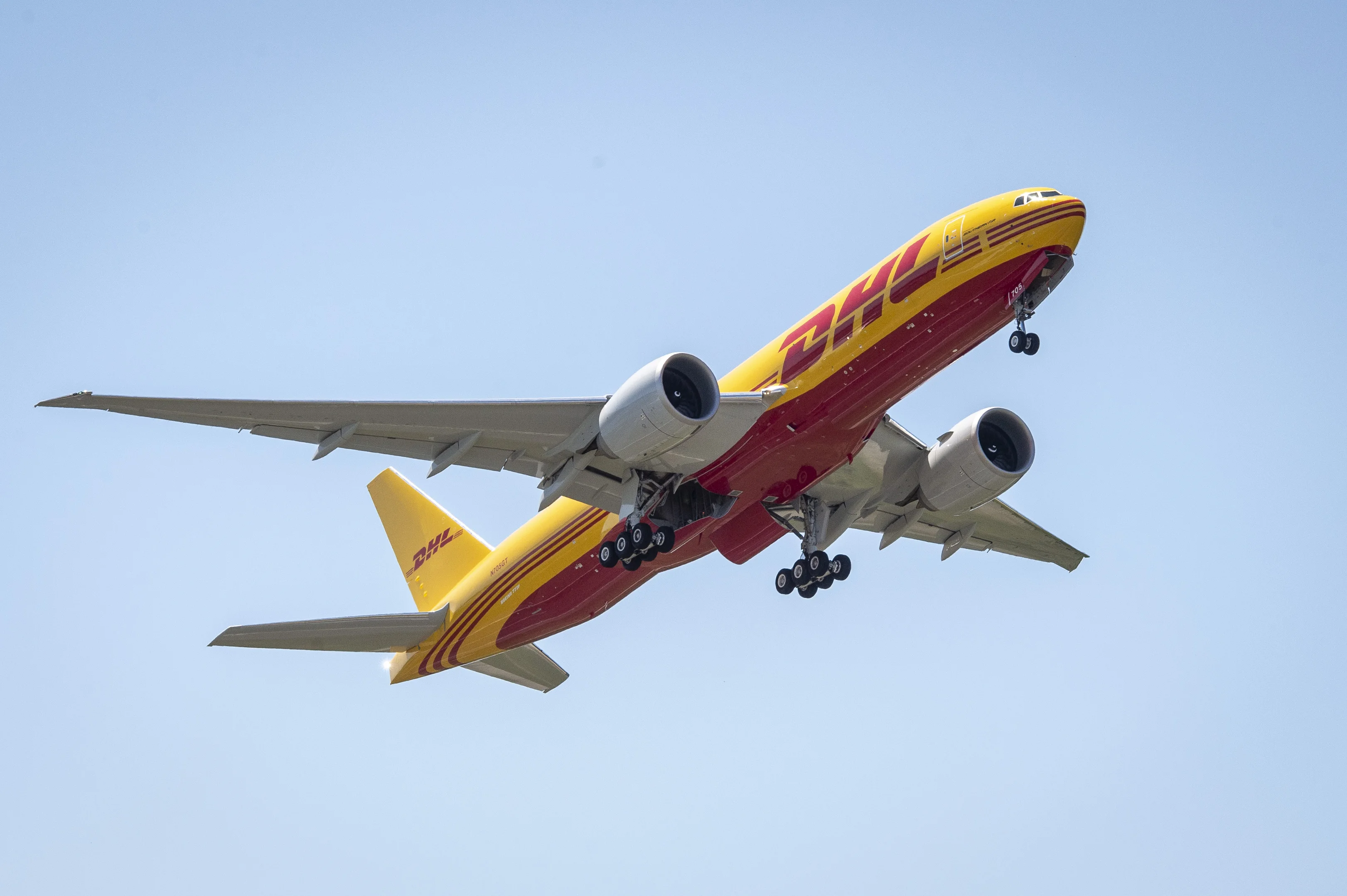 DHL/UPS/FEDEX Express freight forwarder door to door service China to US UK Europe Saudi Arabia Israel Turkey shipping agent