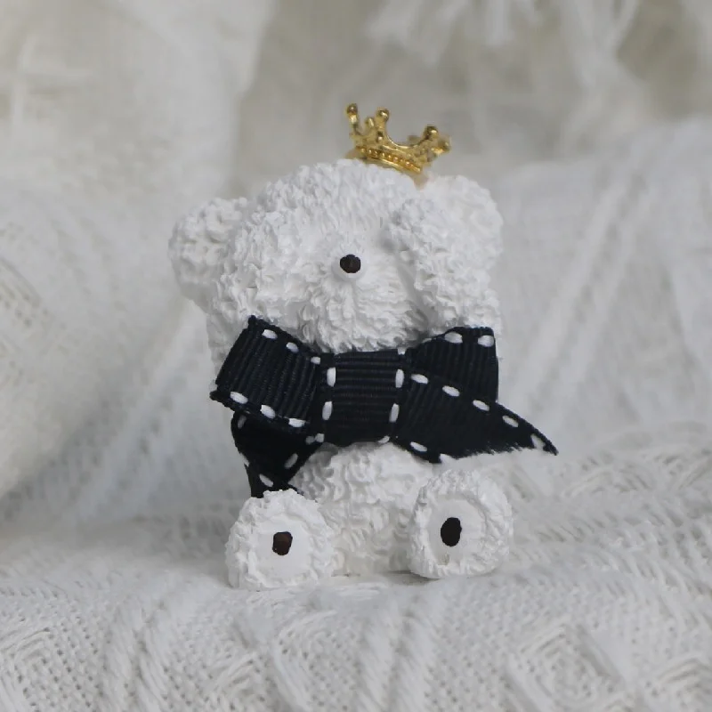 White Cute Ceramic Teddy Bear Shaped Car Vent Clip Air Freshener Essential Oil Diffuser Car Interior Decoration Perfume