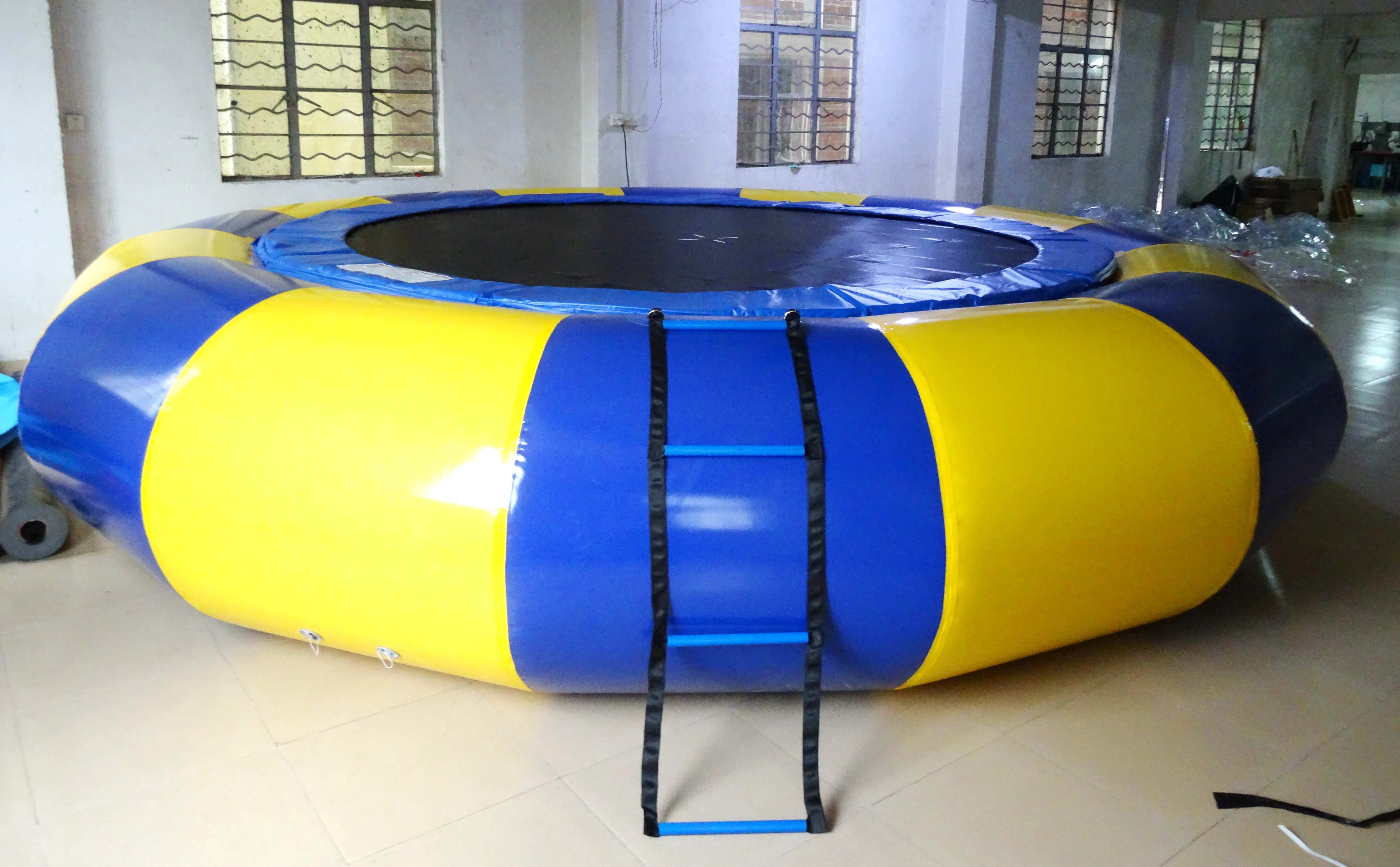 Summer Popular Inflatable Floating Water Toys Jump Bed Trampoline Games with Slide