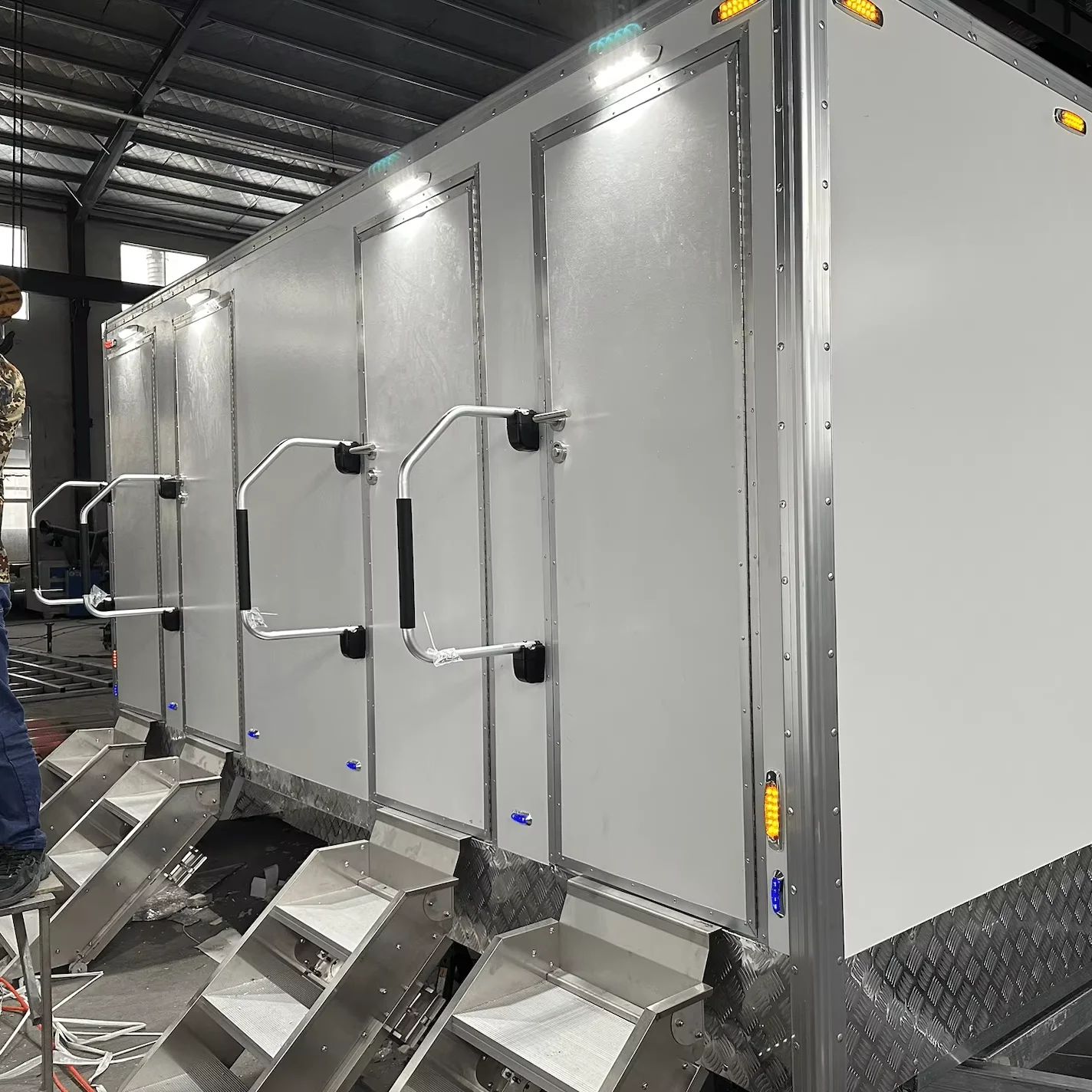 4 станции сборный дом душевая комната Портативная ванная комната открытый кемпинг мобильный туалет прицеп роскошный Туалет прицеп