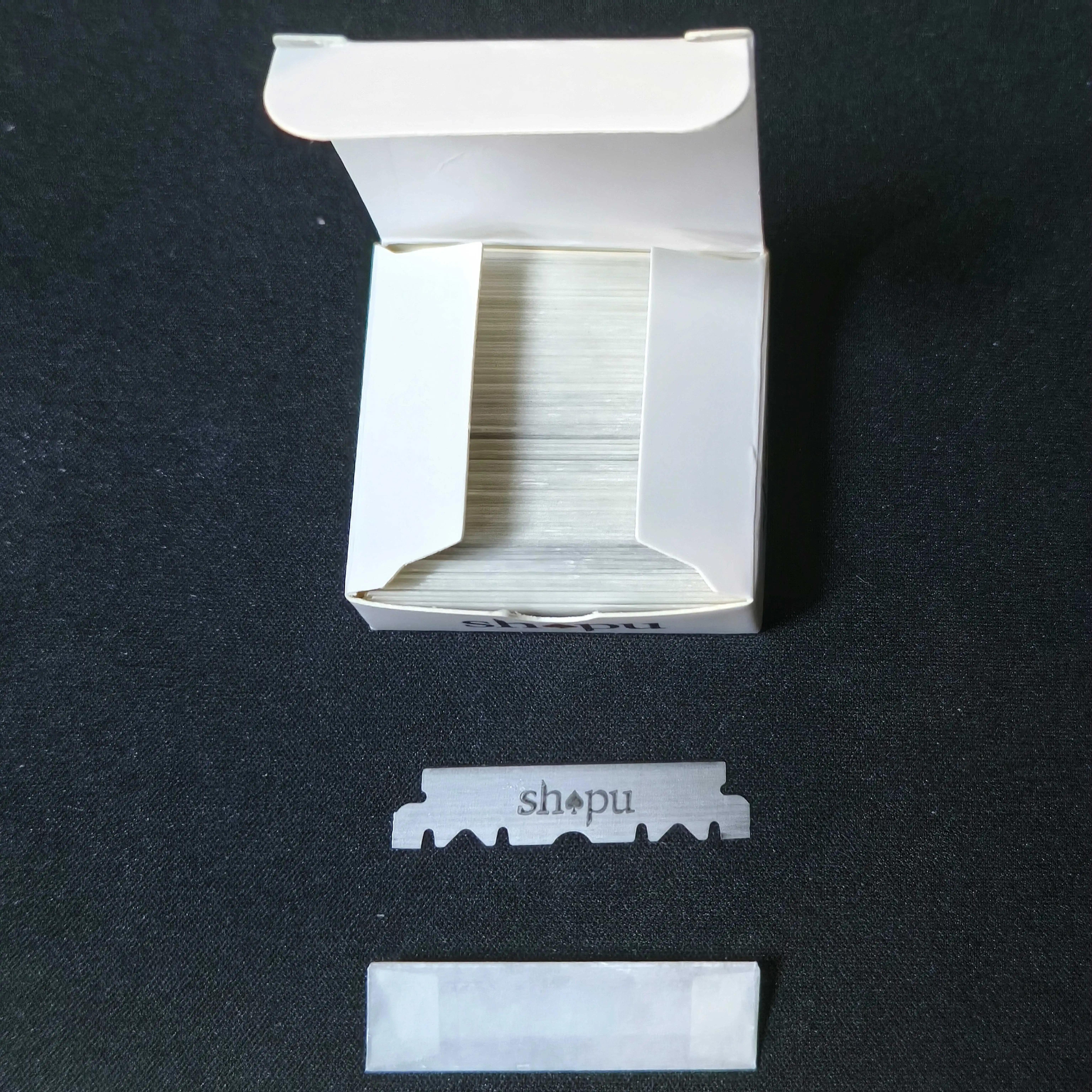 Single sided blades 100 blades per box Sharp and gentle for barber knives