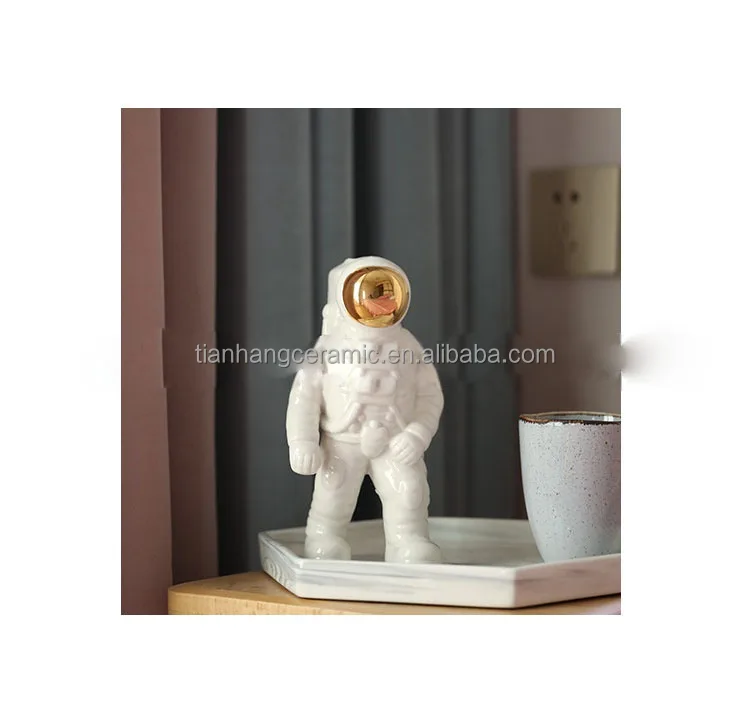 Nordic office gift spaceman model white ceramic ornaments for home decor luxury accessories .jpg