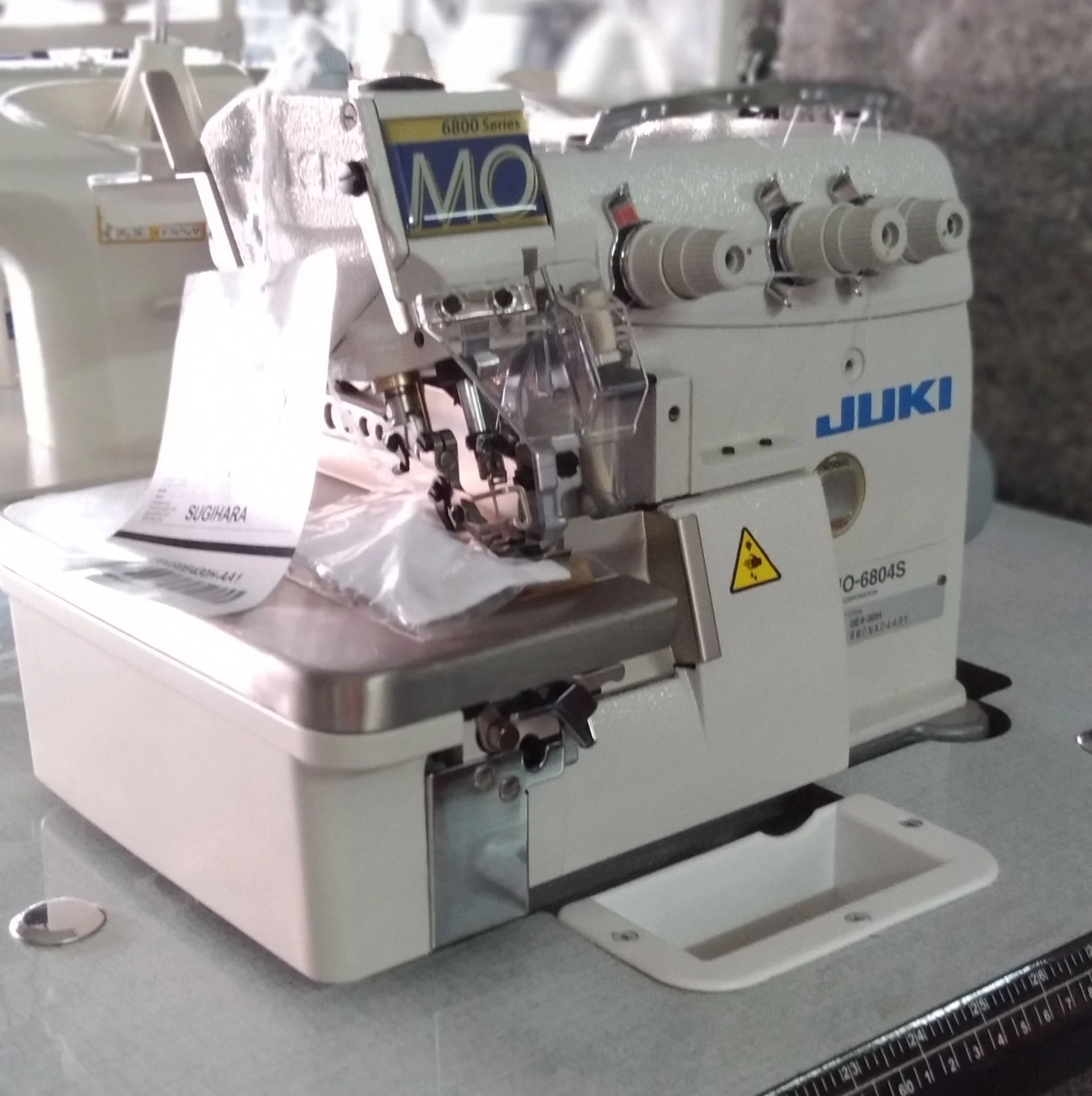 Высокоскоростная Промышленная швейная машина Jukis MO-6800 6804 серии overlock
