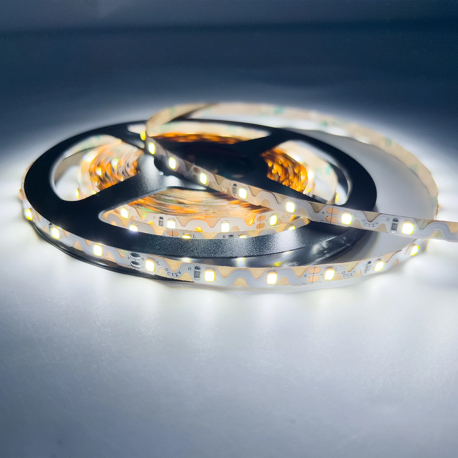 Высококачественная дешевая цена 12 В 60 светодиодов зигзагообразная Светодиодная лента 7 Вт/м SMD2835 S форма