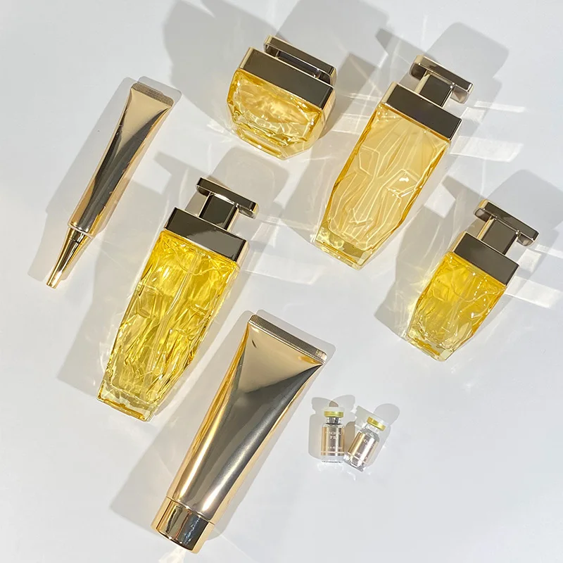 Factory wholesale OEM Anti wrinkle firming skincare product set for whitening and brightening