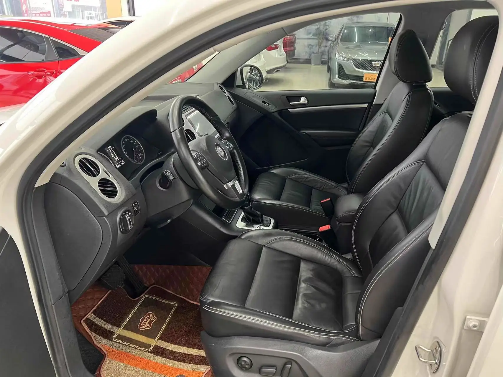 Competitive Price Volkswagen Tuguan 300TSI Automatic two-drive Silk Road Comfort Edition Compact SUV