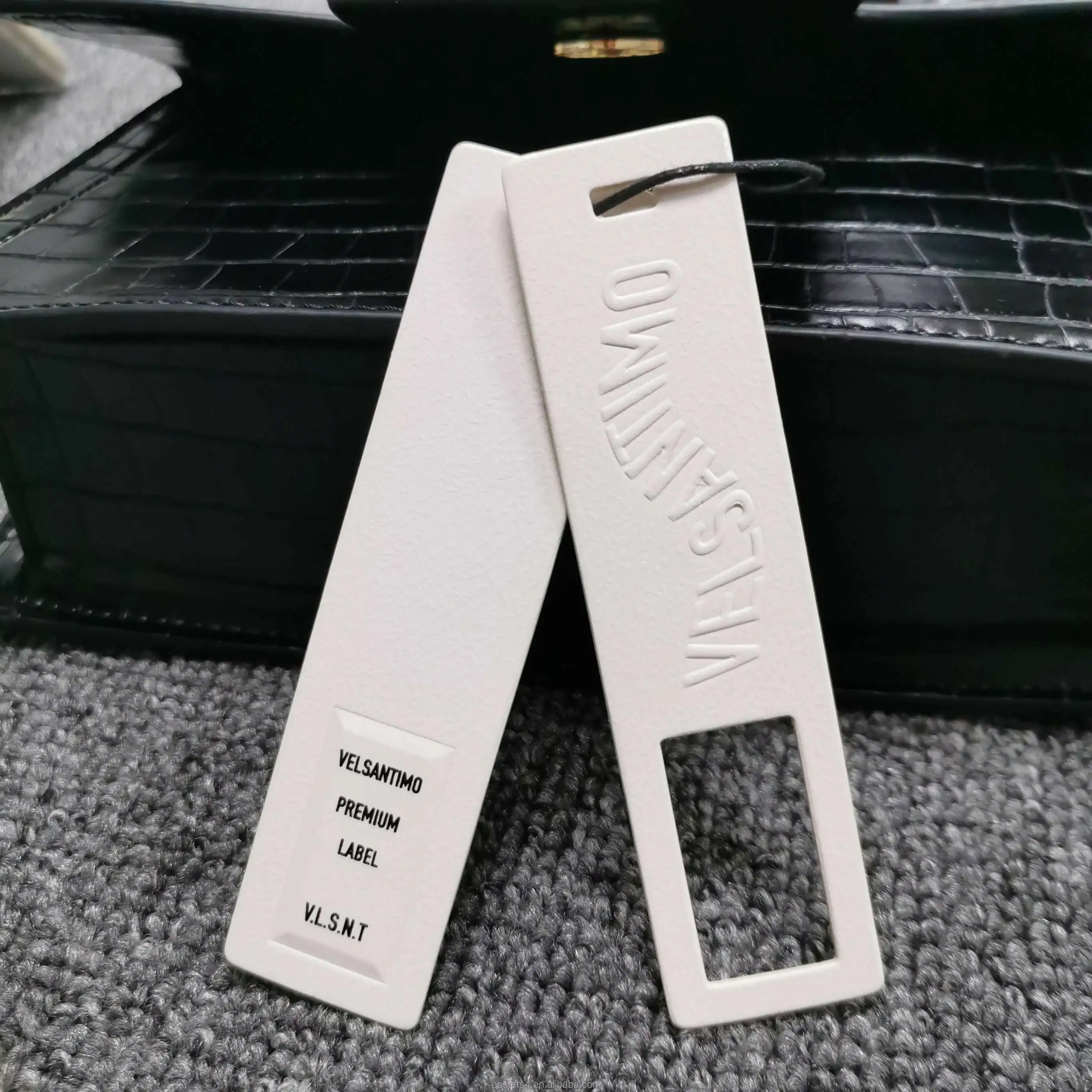 
Cheap Custom Printing Brand Name Logo Paper Clothing Price Hang Tag And Clothing Hangtag 