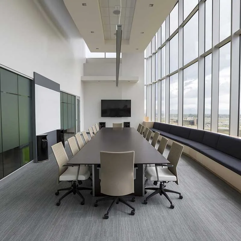 5G WIFI CONFERENCE CHAIRMAN WITH VOTING FUNCTION 500 table microphones, 12 box speakers, Conference camera for the contract work