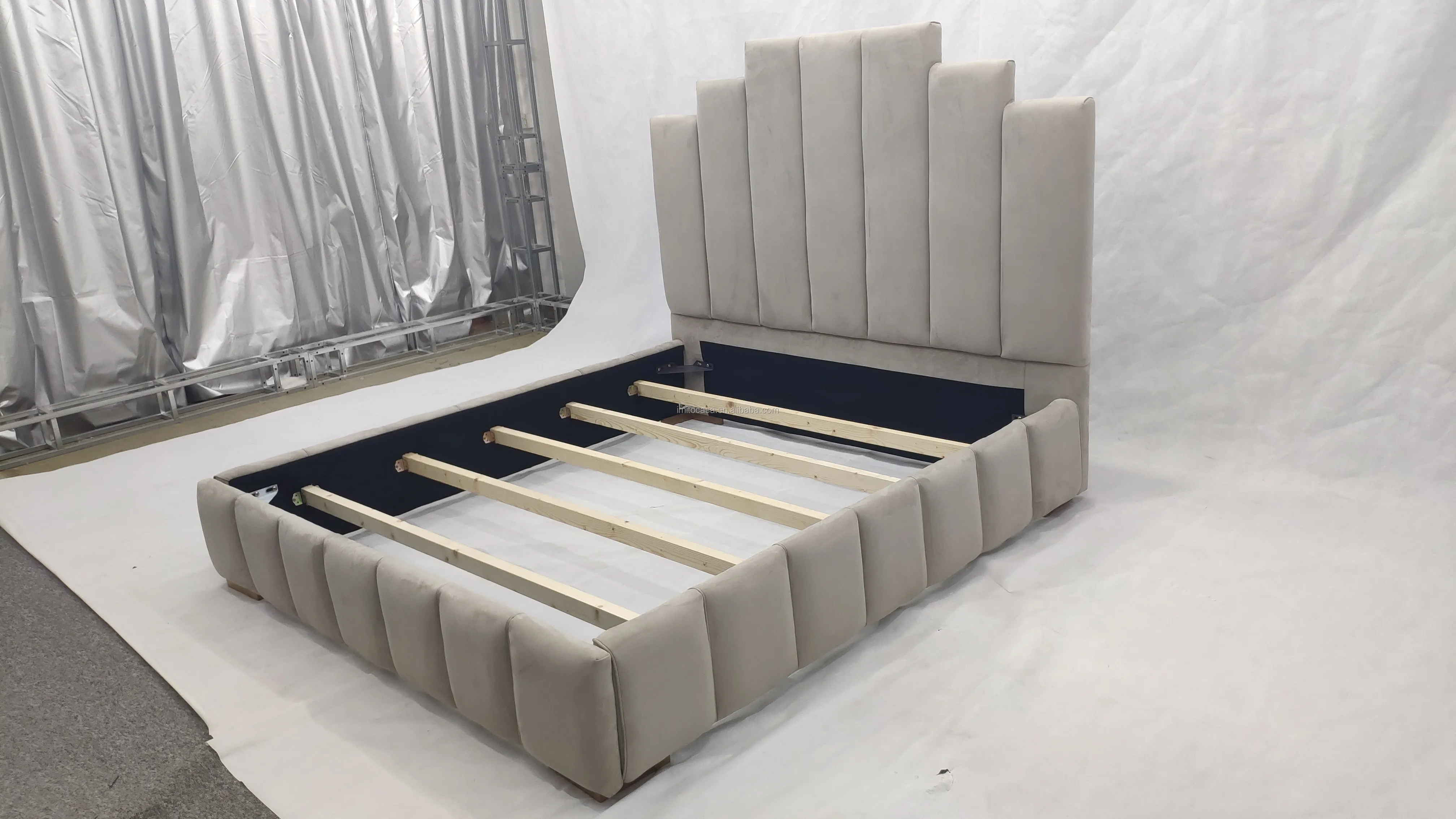 New Design Modern American Bedroom Furniture King Size Upholstered Bed Quality Simple Design Beige Velvet Double Bed For Hotel