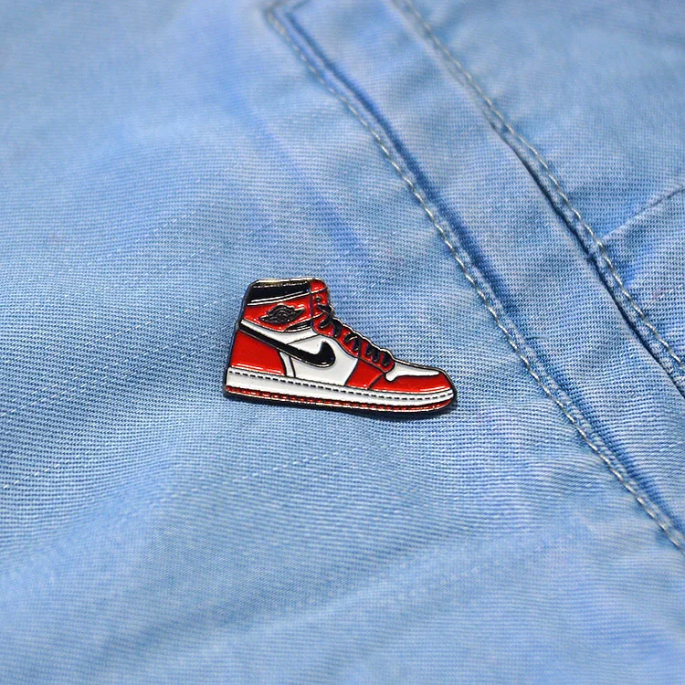 Hot Selling sneakers pins badge souvenirs metal enamel pin couples gifts A J sport pins