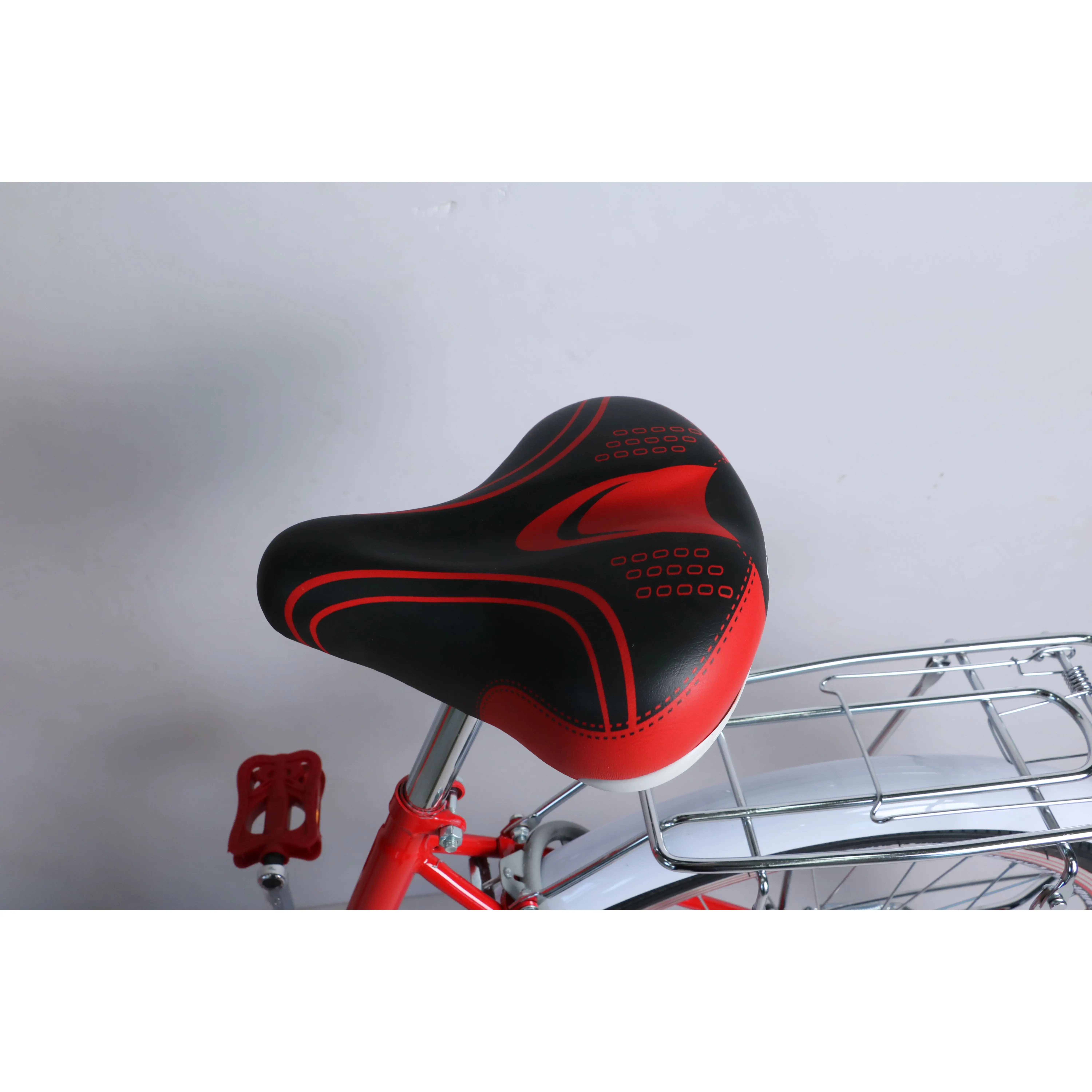 Fashionable 24-Inch City Bicycle Leisure Single Speed Steel Frame with Aluminum Fork Classic Style for Men and Women