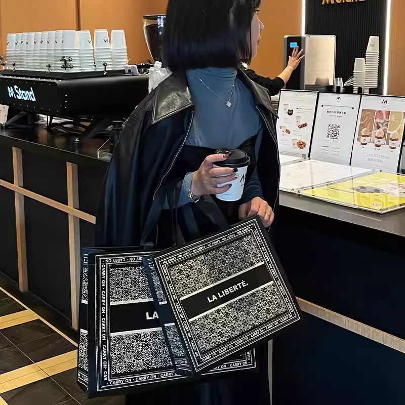 Custom Multi-Color Supermarket Reusable Tote Gift Bag Famous Brand Non-woven Fabric Treat Bag With Button Commodity bag
